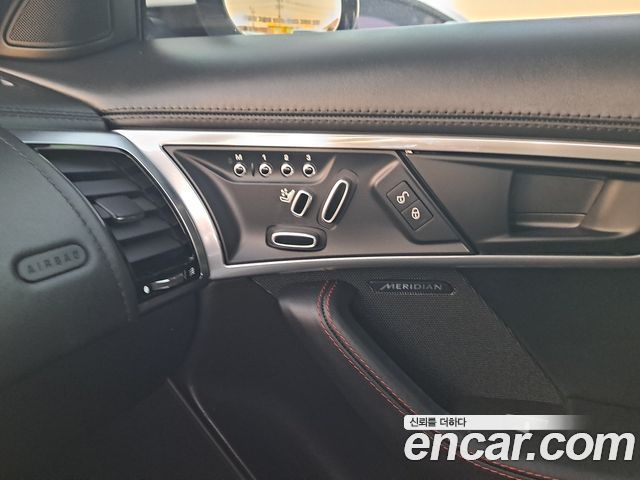 Jaguar F-TYPE 2019 — photo 20
