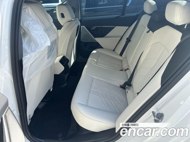 BMW 5-Series 2025 — photo 4