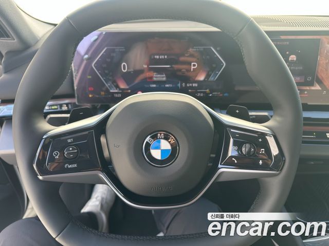 BMW 5-Series 2025 — photo 9