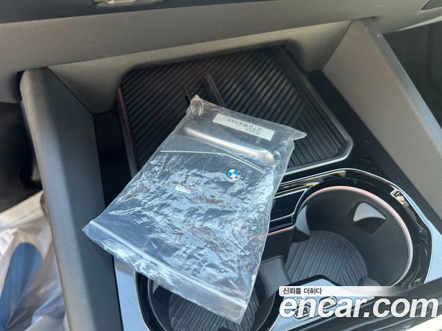 BMW 5-Series 2025 — photo 11