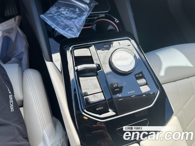BMW 5-Series 2025 — photo 12