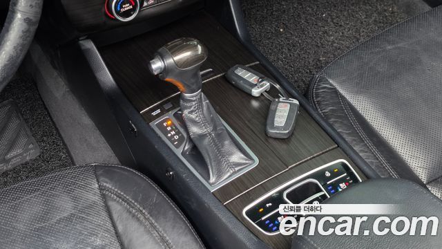Kia K7 2012 — photo 9