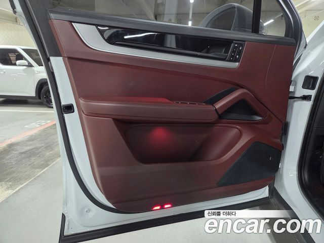 Porsche Cayenne 2024 — photo 18