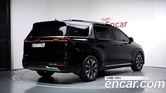 Kia Canival 2022 — photo 2