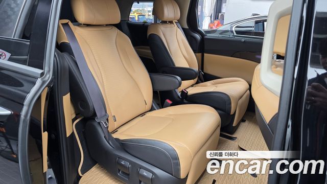 Kia Canival 2022 — photo 17