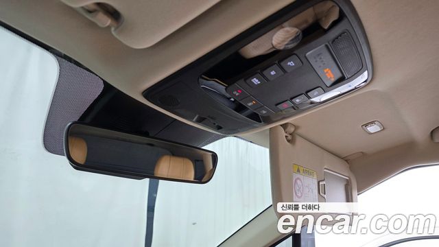 Kia Canival 2022 — photo 23