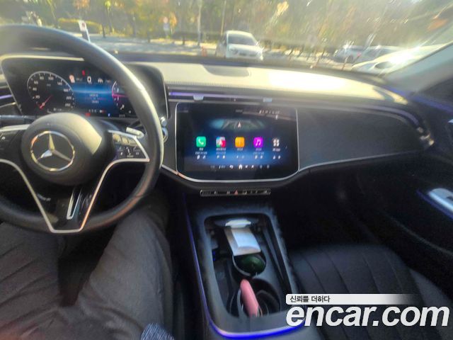 Mercedes-Benz E-Class 2025 — photo 4