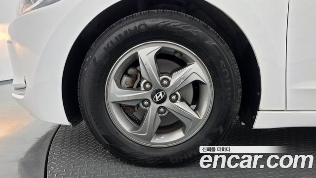 Hyundai AVANTE 2016 — photo 5