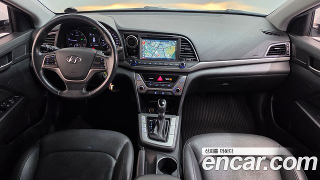 Hyundai AVANTE 2016 — photo 10