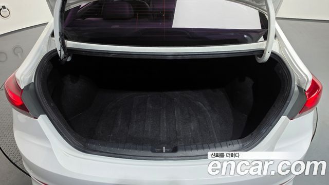 Hyundai AVANTE 2016 — photo 23