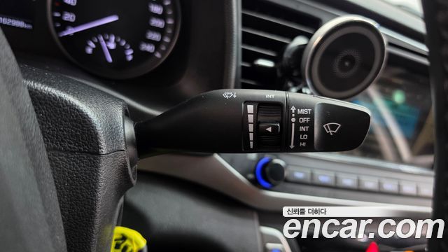 Hyundai AVANTE 2016 — photo 26