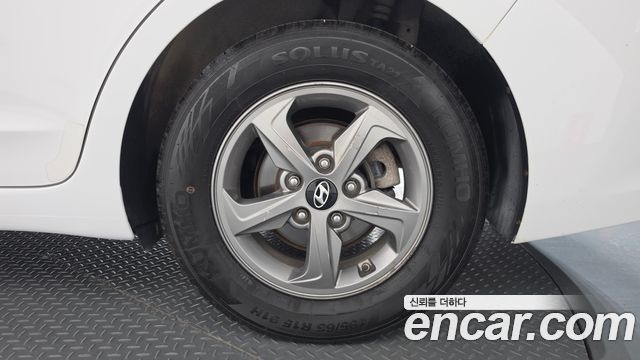Hyundai AVANTE 2016 — photo 7