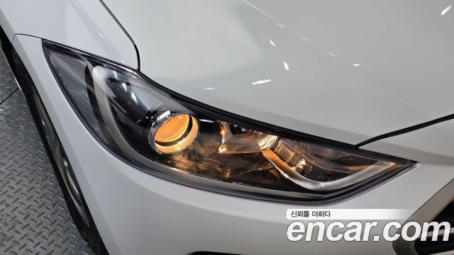Hyundai AVANTE 2016 — photo 8
