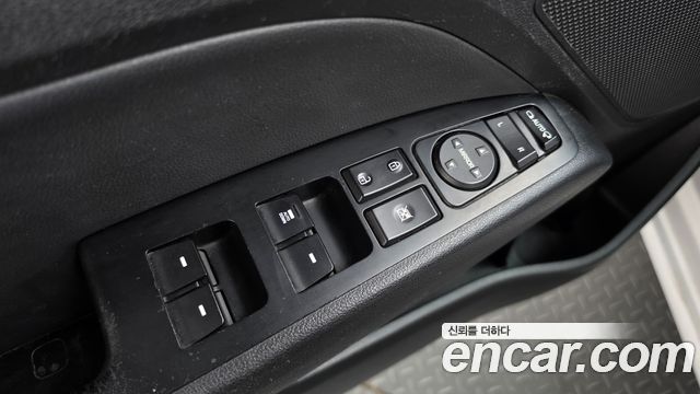 Hyundai AVANTE 2016 — photo 27