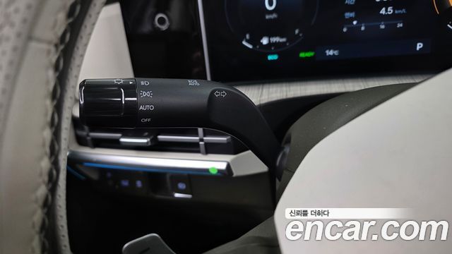 Hyundai Santafe 2025 — photo 30