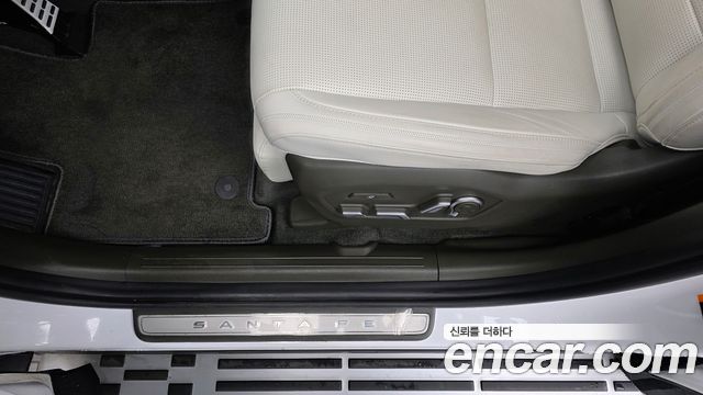 Hyundai Santafe 2025 — photo 31