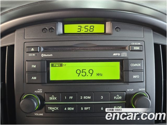Hyundai Starex 2015 — photo 14