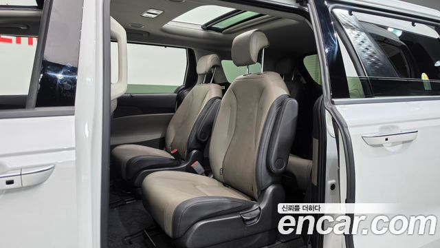 Kia Canival 2025 — photo 12