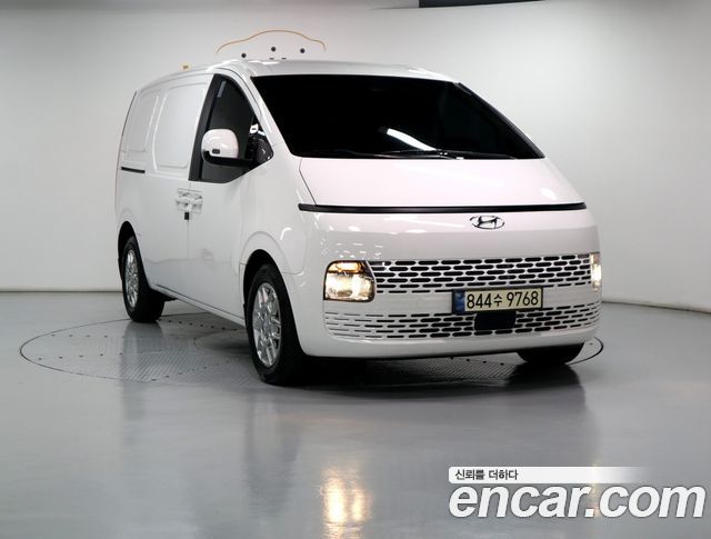 Hyundai Staria 2024 — photo 3