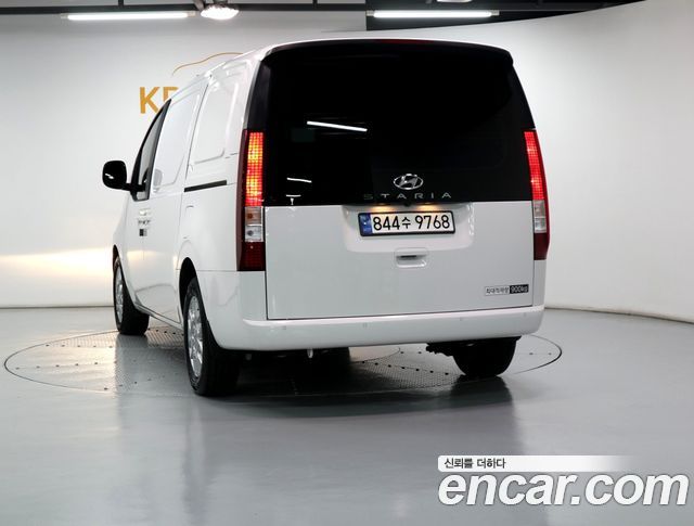 Hyundai Staria 2024 — photo 4