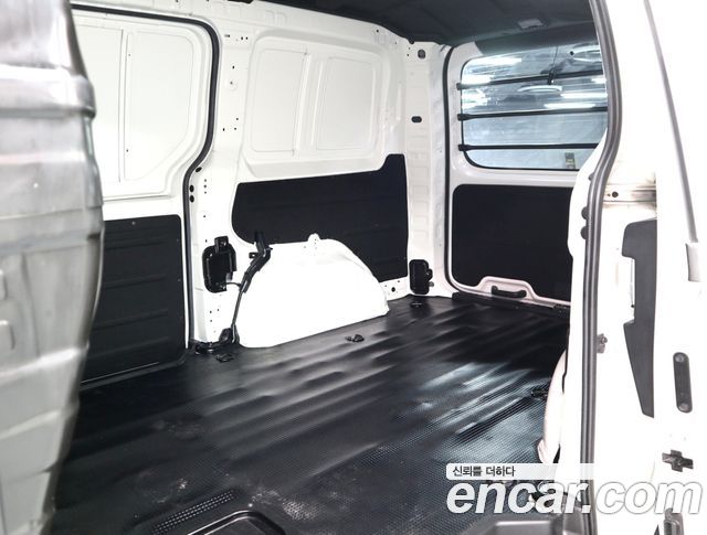 Hyundai Staria 2024 — photo 6