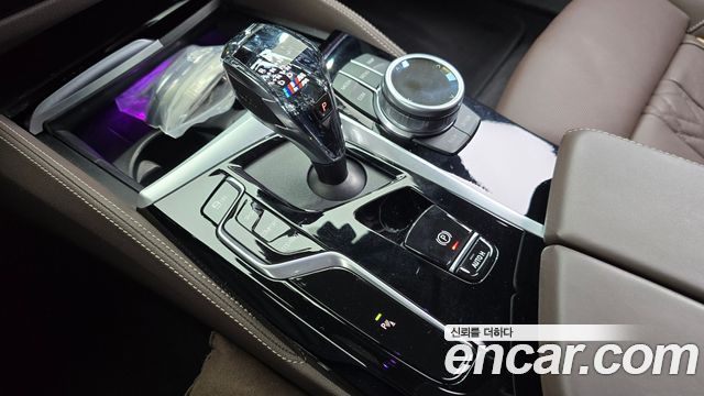 BMW 5-Series 2023 — photo 12