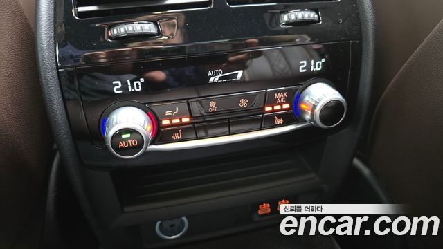 BMW 5-Series 2023 — photo 29