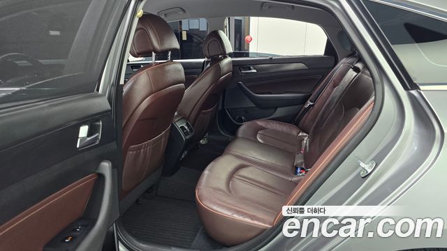 Hyundai Sonata 2017 — photo 18