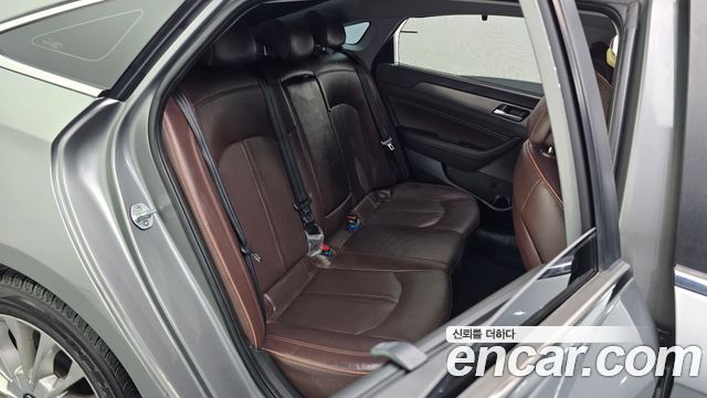 Hyundai Sonata 2017 — photo 16