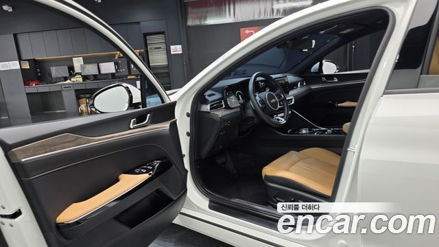 Kia K5 2023 — photo 10