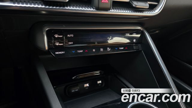 Kia K5 2023 — photo 17