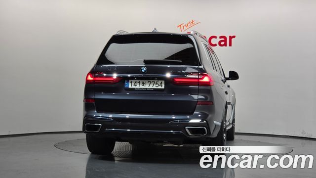 BMW X7 2021 — photo 4