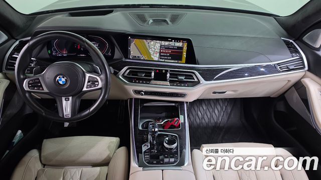BMW X7 2021 — photo 10