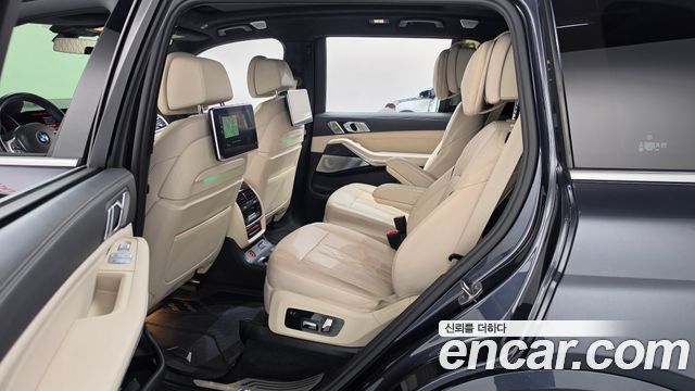 BMW X7 2021 — photo 17