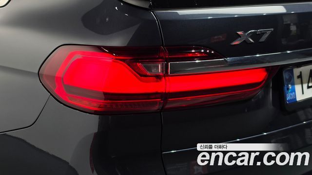 BMW X7 2021 — photo 9