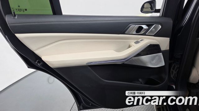 BMW X7 2021 — photo 15