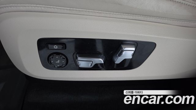 BMW X7 2021 — photo 32