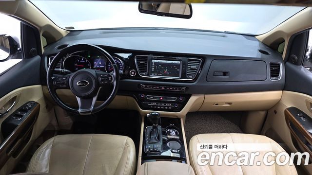 Kia Canival 2016 — photo 7