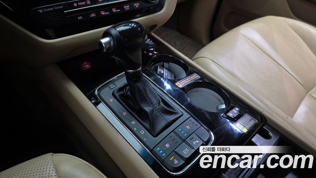 Kia Canival 2016 — photo 9