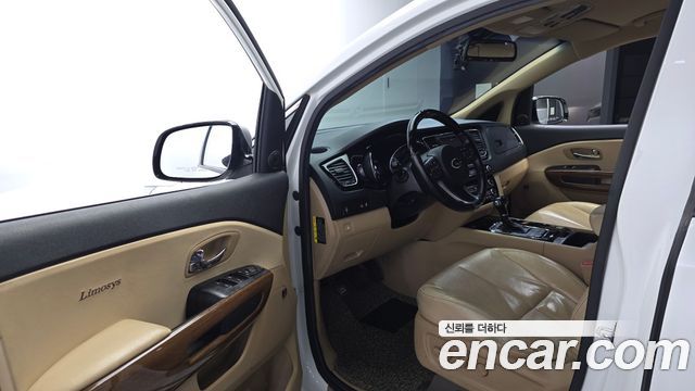Kia Canival 2016 — photo 10