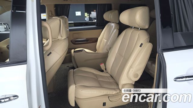Kia Canival 2016 — photo 12