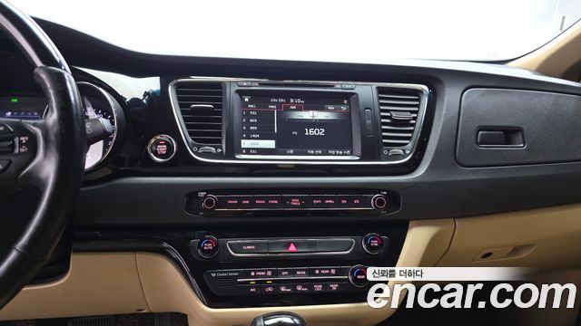 Kia Canival 2016 — photo 15