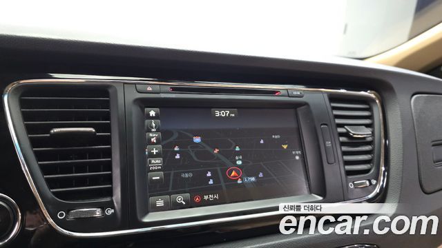 Kia Canival 2016 — photo 16
