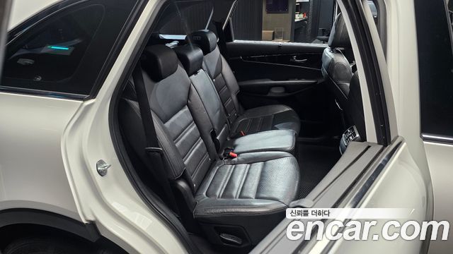 Kia Sorento 2015 — photo 17