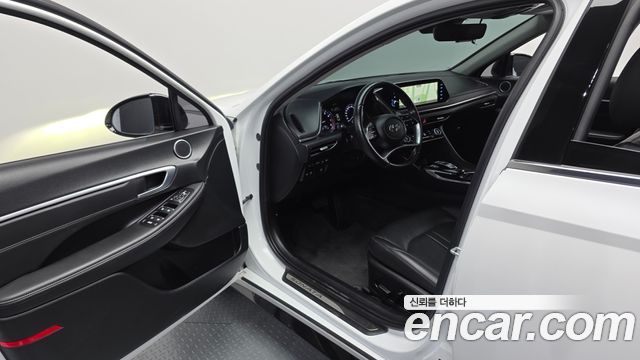 Hyundai Sonata 2022 — photo 13