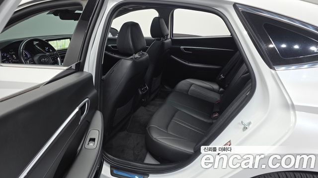 Hyundai Sonata 2022 — photo 18