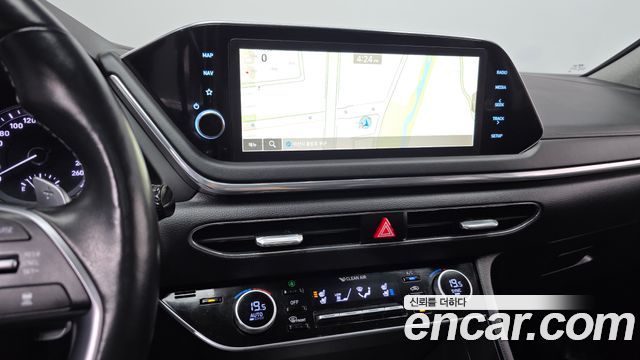 Hyundai Sonata 2022 — photo 19