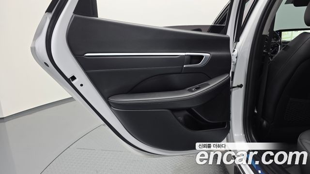 Hyundai Sonata 2022 — photo 15