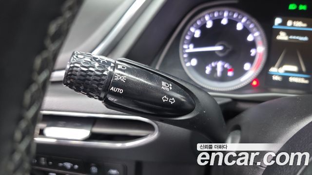 Hyundai Sonata 2022 — photo 31