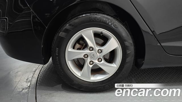 Hyundai AVANTE 2013 — photo 5